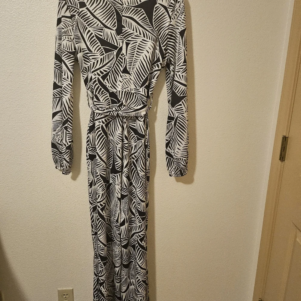 BOUTIQUE JUMPSUIT BLACK/WHITE SIZE MEDIUM - Picture 2 of 5